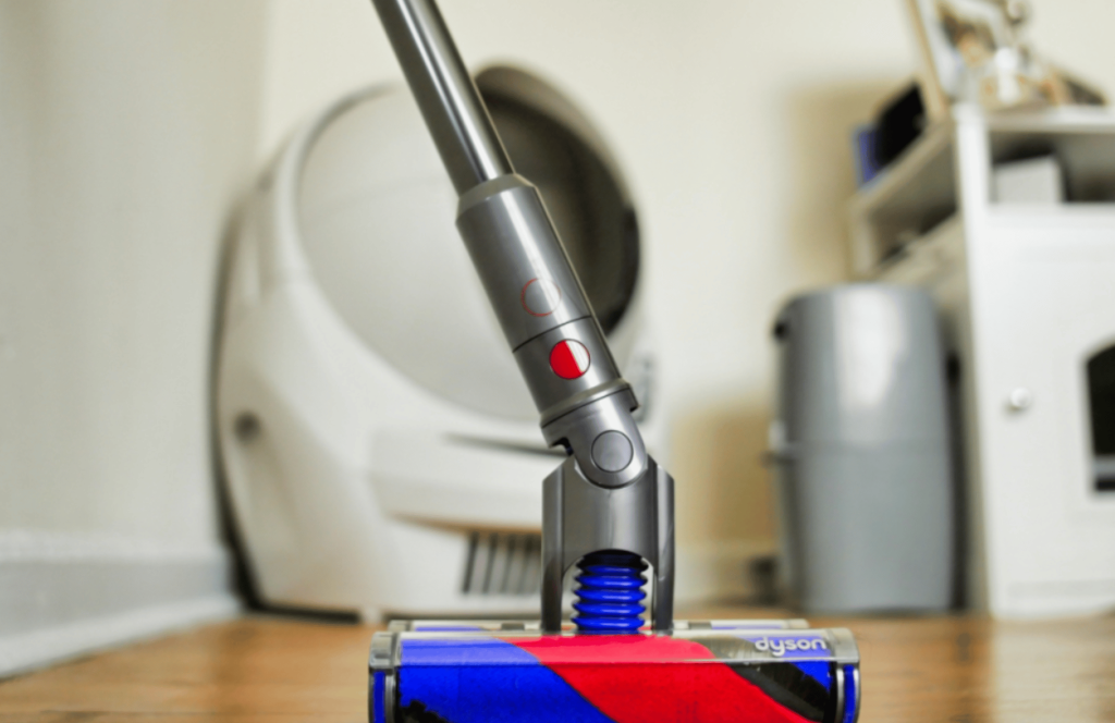 how to clean dyson vacuum v10